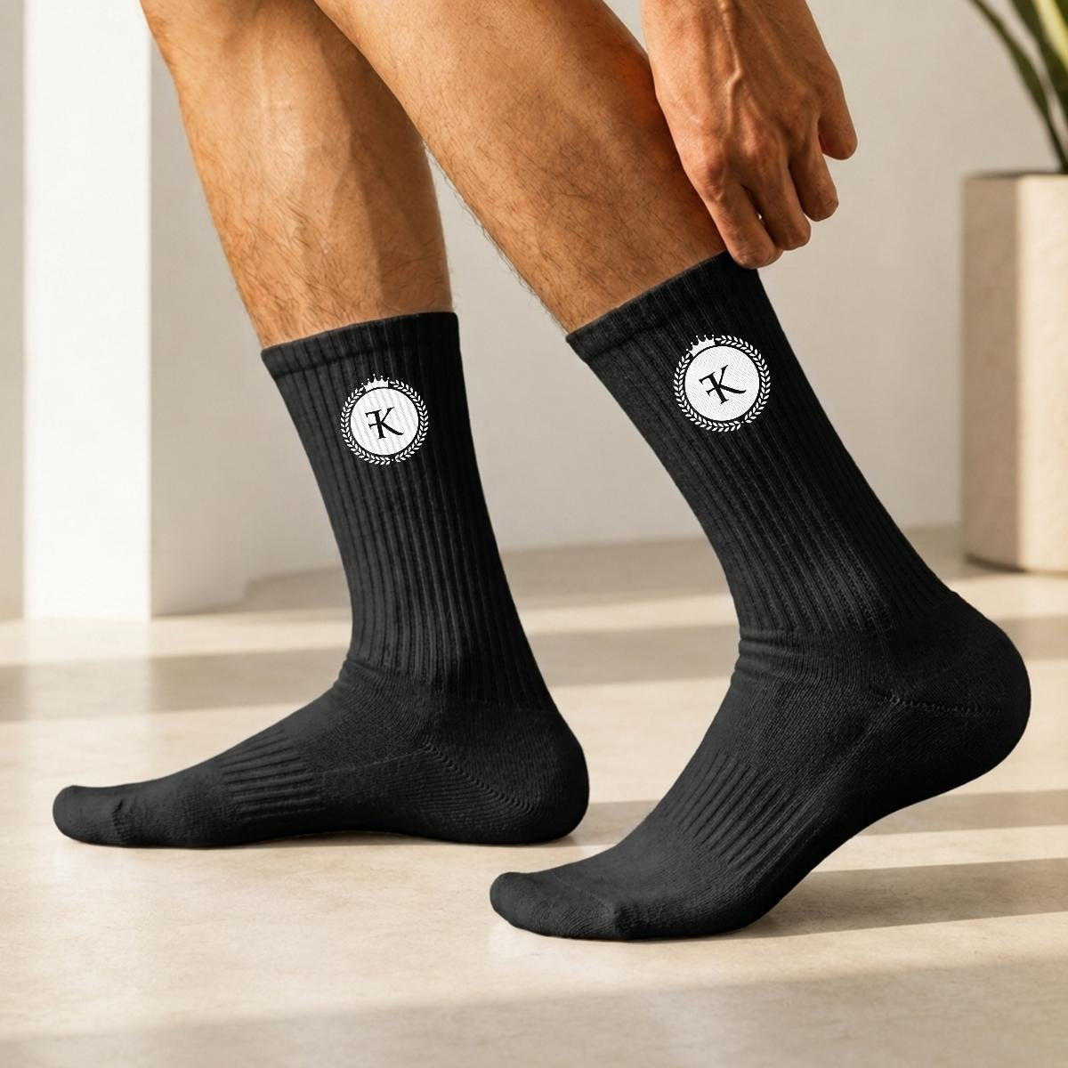 Felise KaBobo - Embroidered  Emblem Crew Socks|Cotton